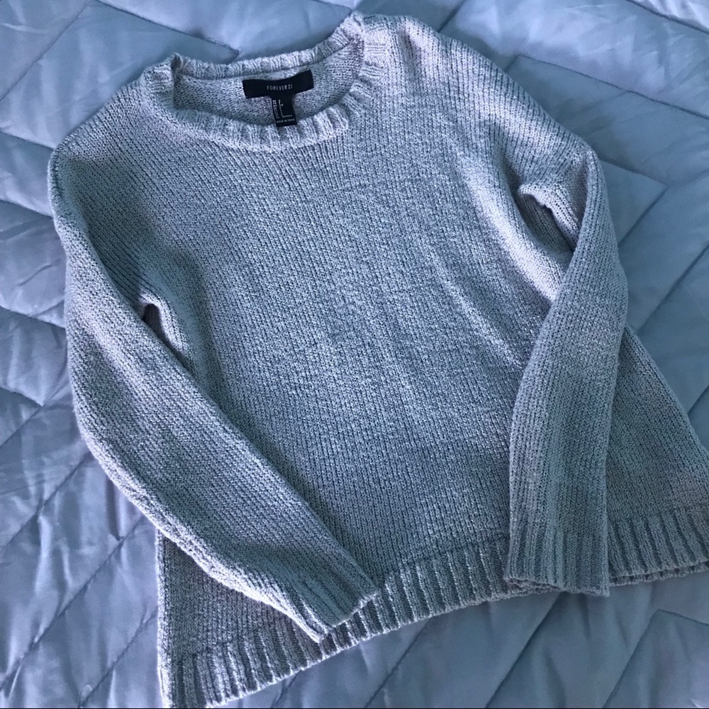 F21 LIGHT GRAY SWEATER